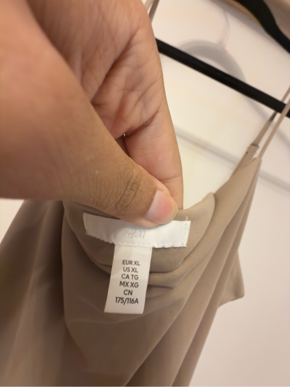 Basic dress - Picture 3 of 3